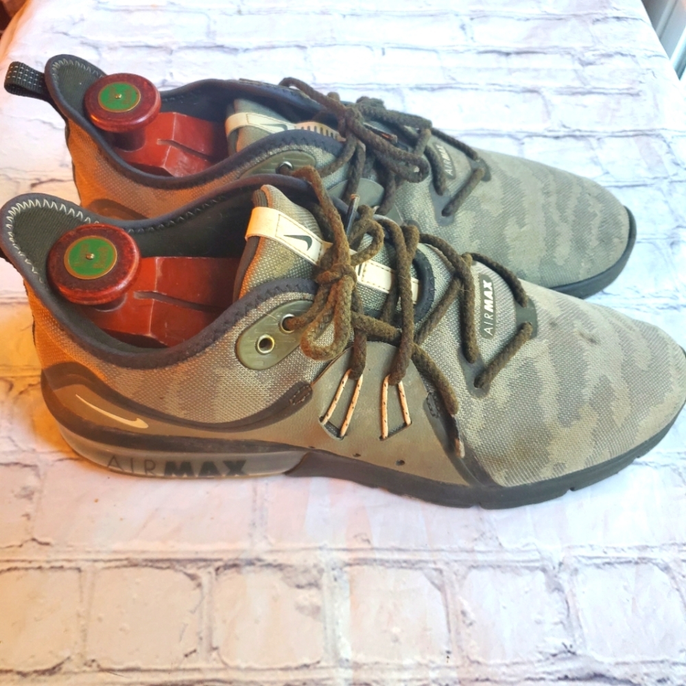 NIKE AIR MAX CAMOUFLAGE MEN'S SNEAKER GREEN/WHITE SIZE 11.5